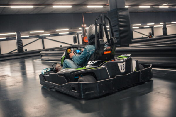 E-karting op de kartbaan in Schagen