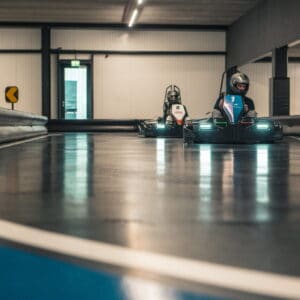 E-karting op de kartbaan in Schagen